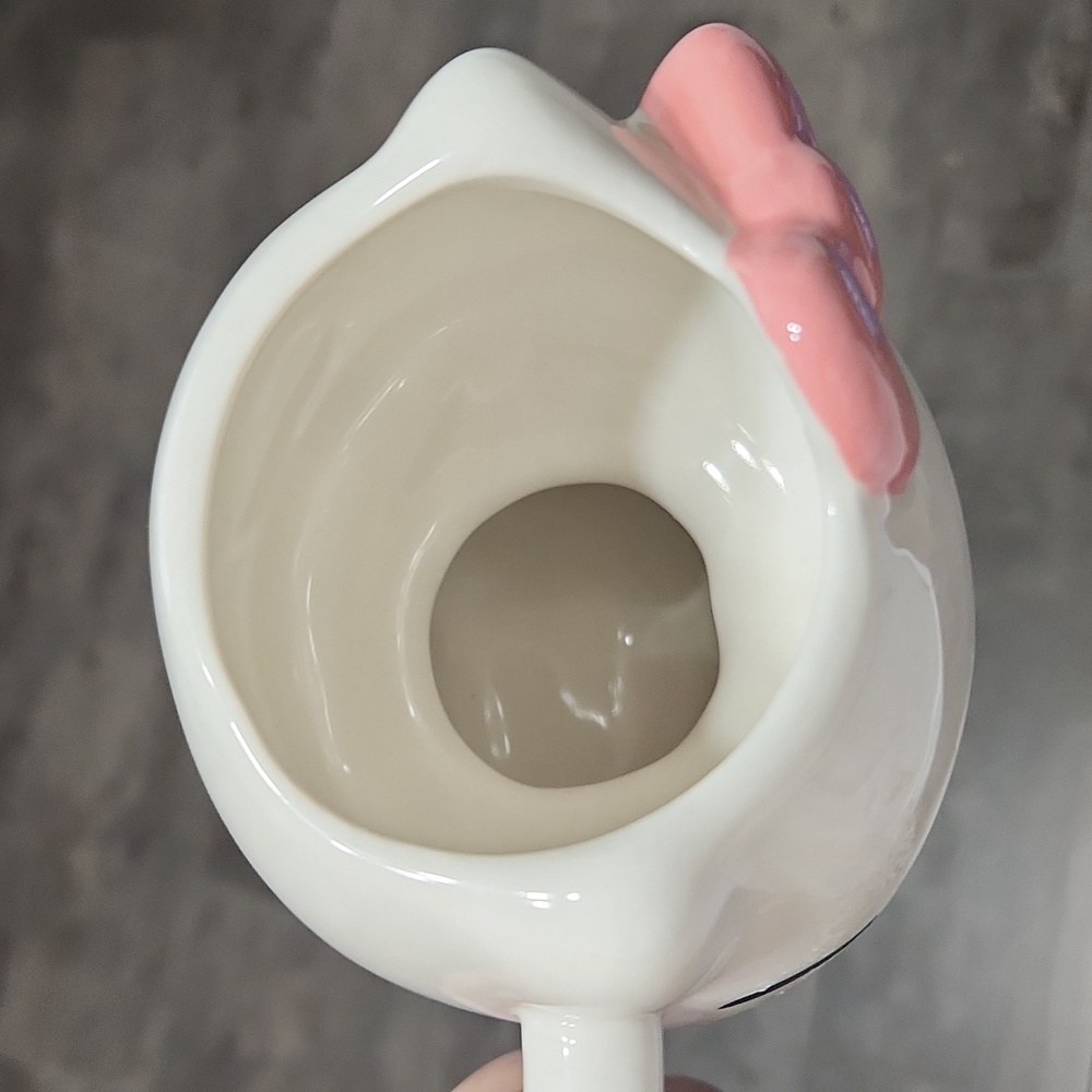 Hello Kitty Mug - Picture 2 of 4